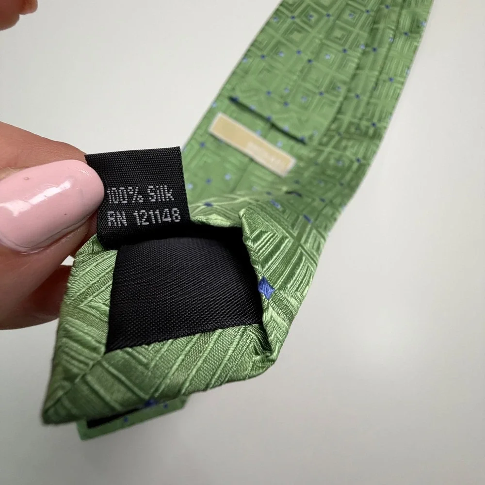 Michael Kors Mens Green Geometric Square 100% Silk Necktie Tie Fathers Day